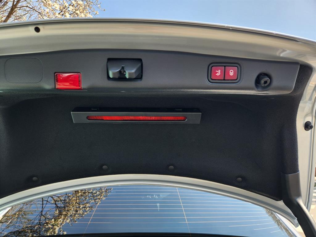 Mercedes Benz E class - Vista 6