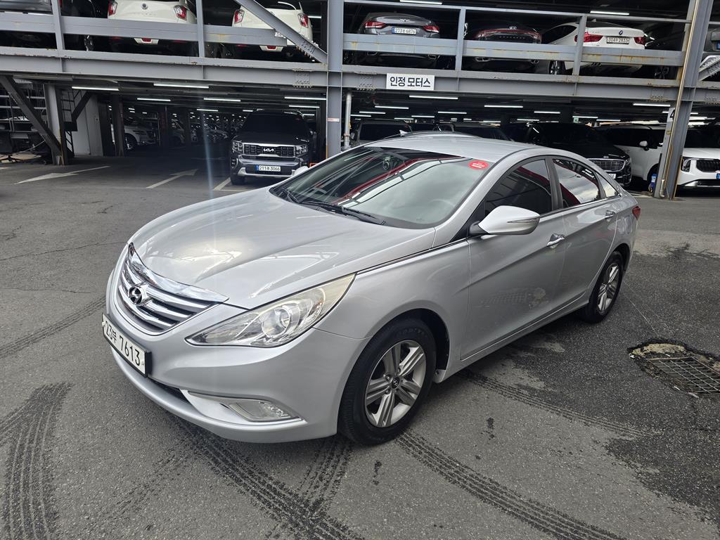 HYUNDAI Sonata - Vista 2