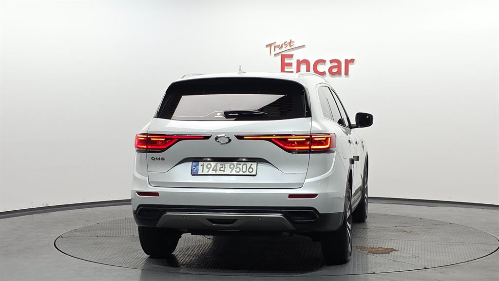 SAMSUNG QM6 - Vista 4