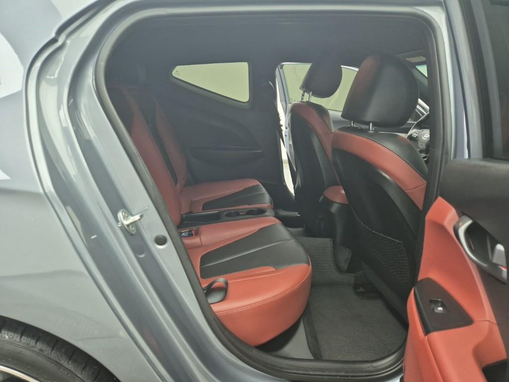 HYUNDAI Veloster - Vista 12