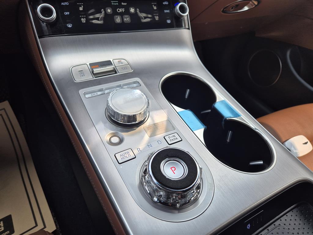 Genesis GV70 - Vista 10