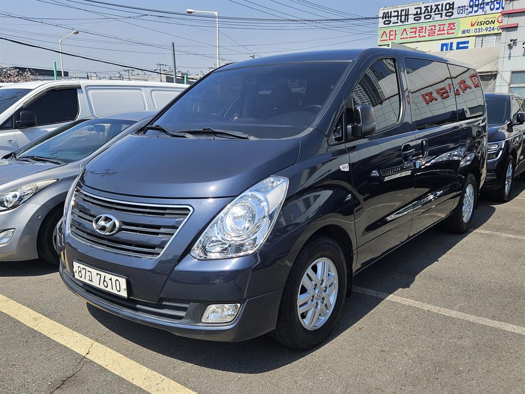 HYUNDAI Starex - Vista 2