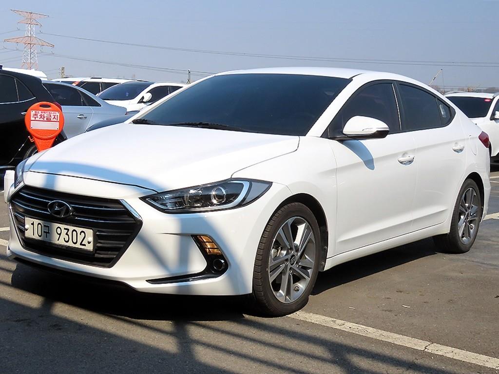 HYUNDAI Avante - Vista 2