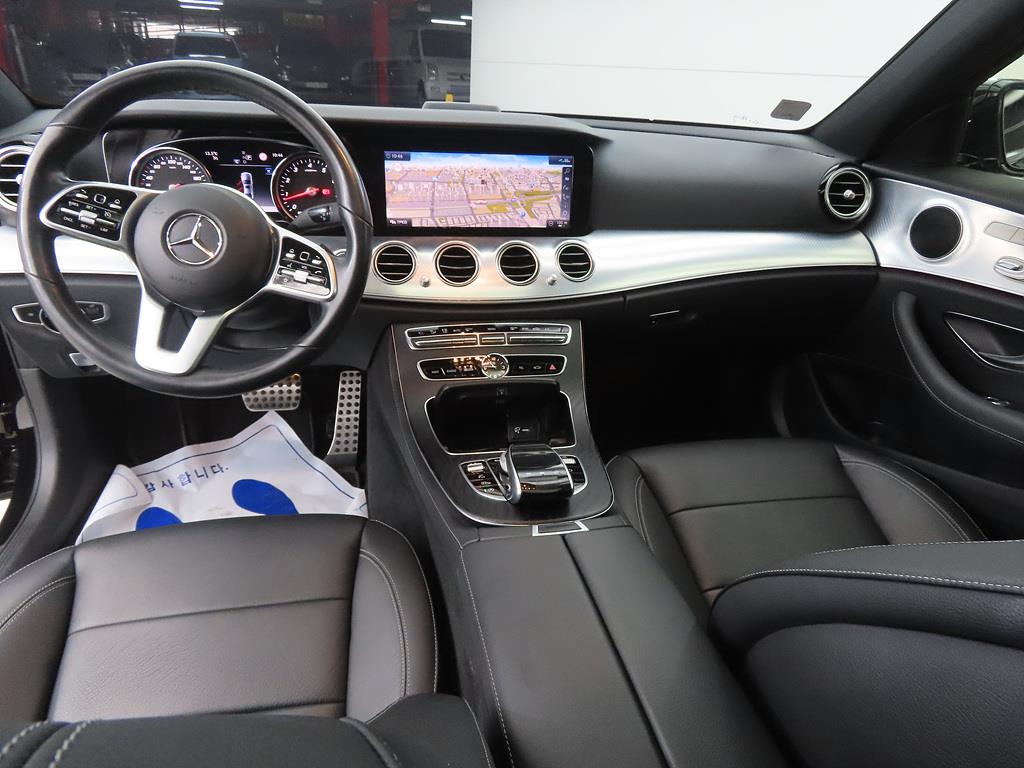 Mercedes Benz E class - Vista 7