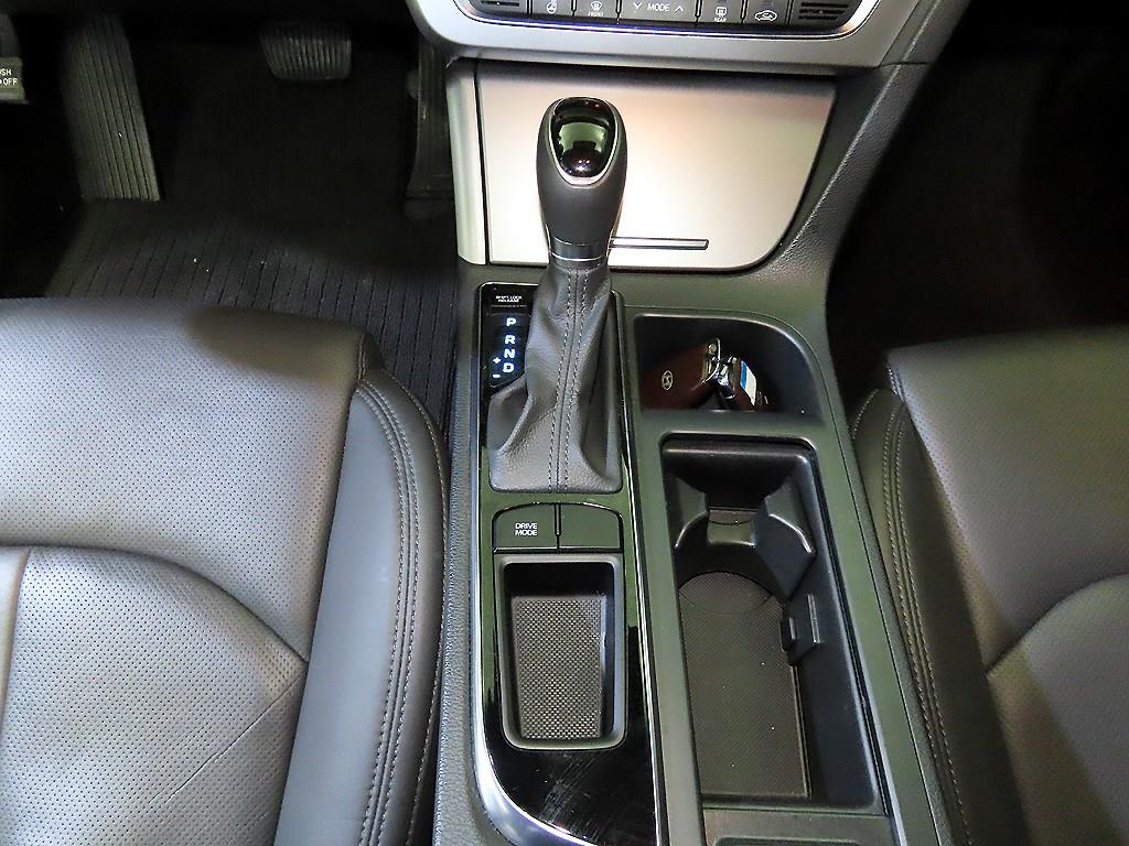 HYUNDAI Sonata - Vista 12