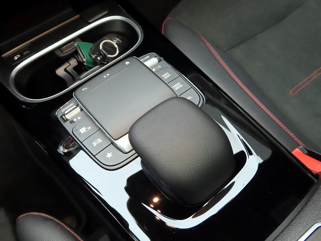 Mercedes Benz CLA Class - Vista 11