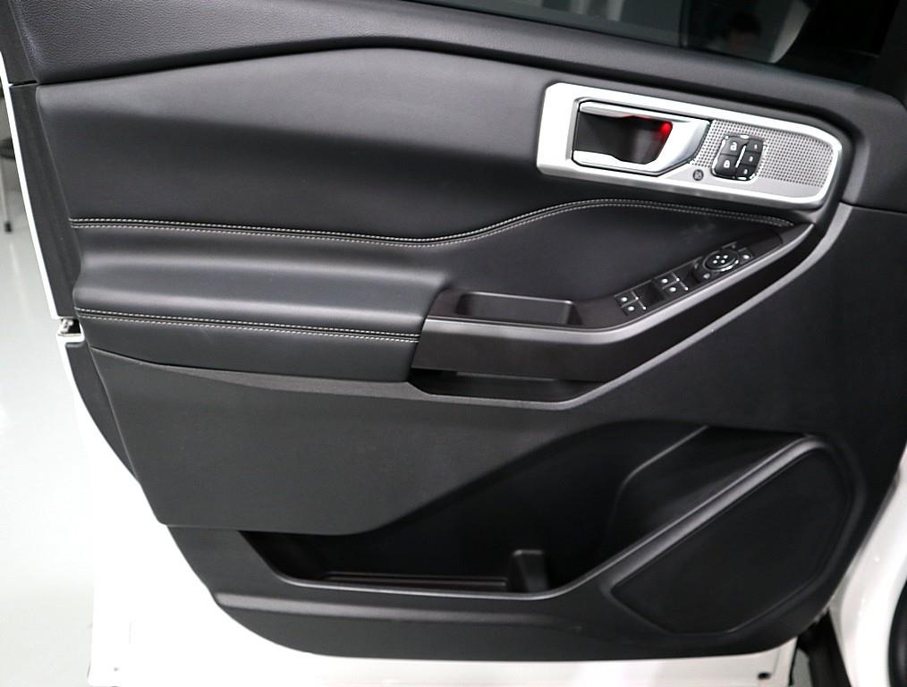 Ford Explorer - Vista 8