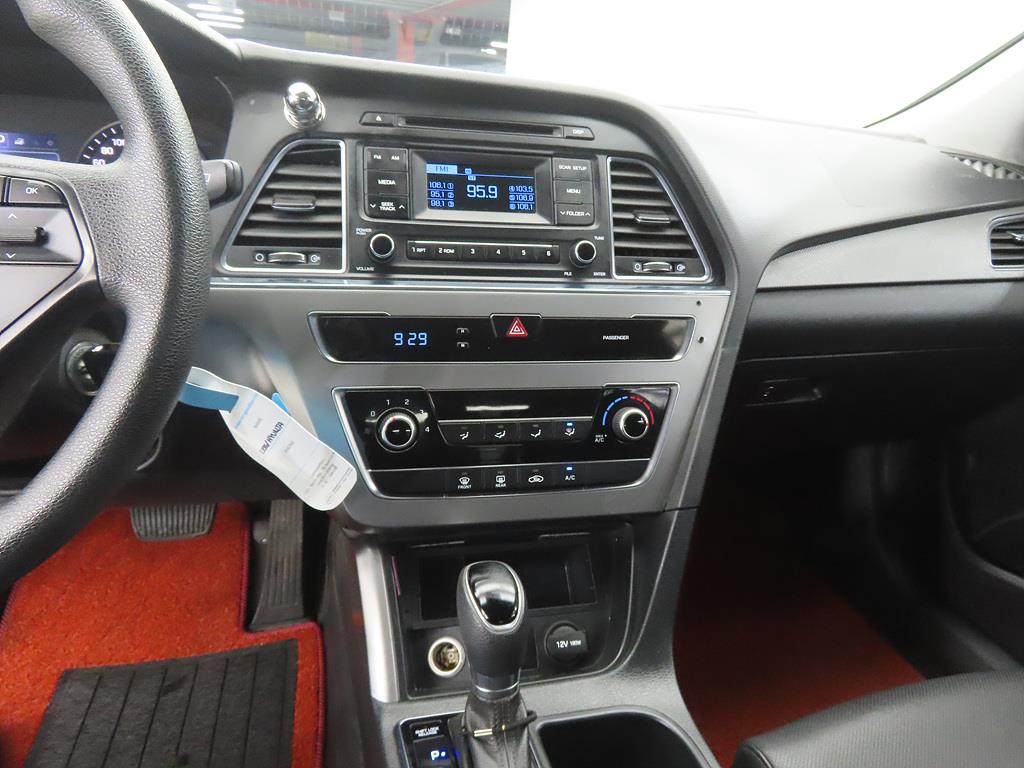 HYUNDAI Sonata - Vista 10