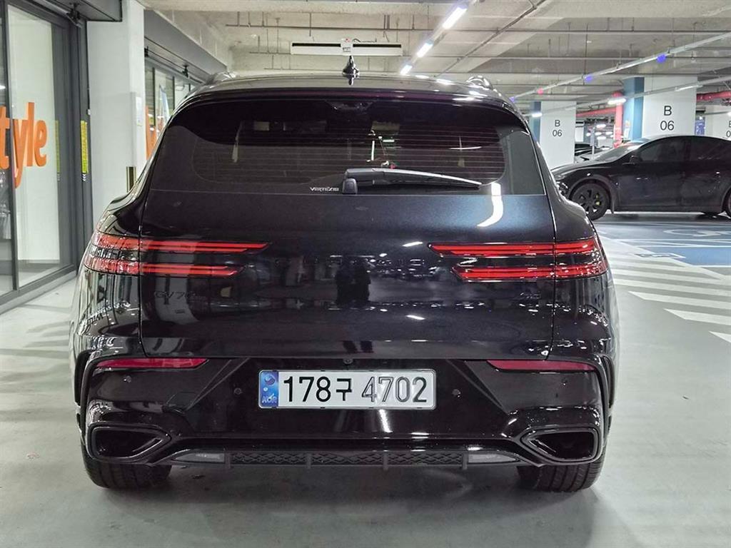 Genesis GV70 - Vista 5