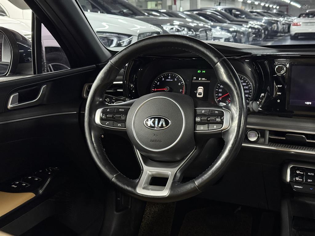 KIA K5 - Vista 9