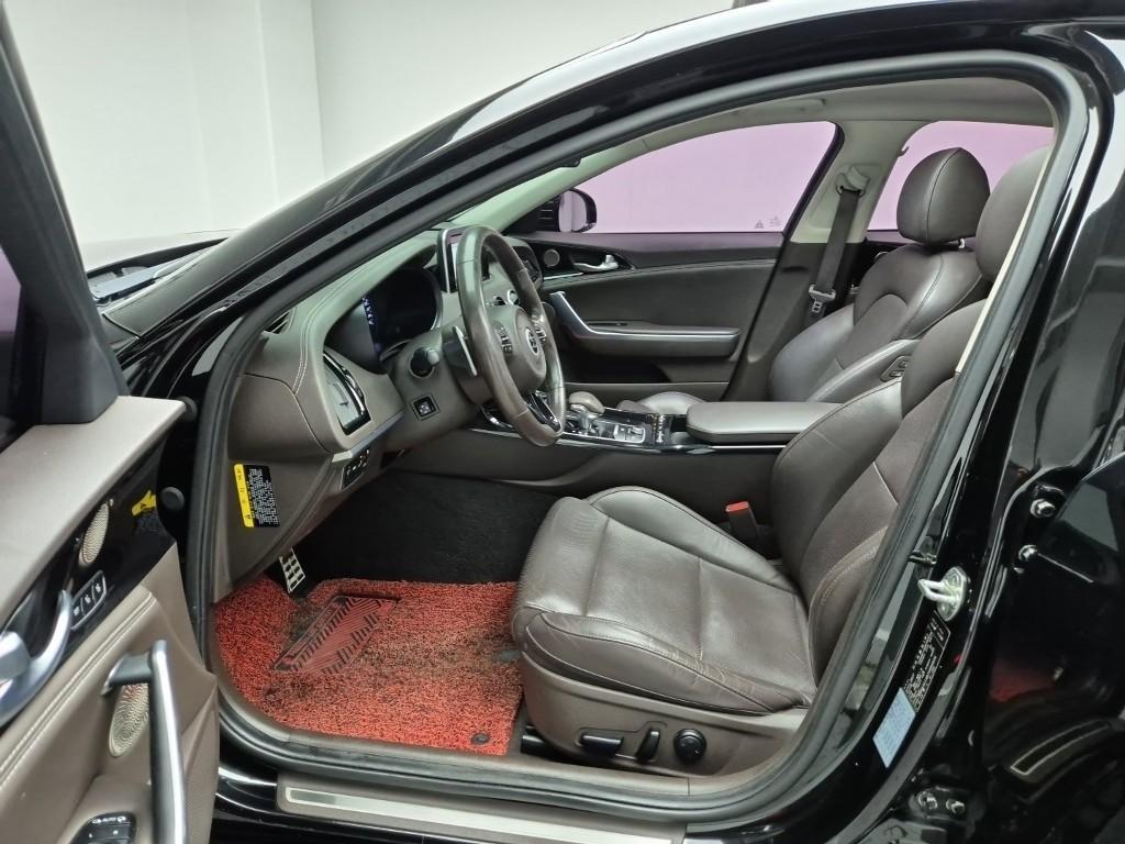 KIA Stinger - Vista 11