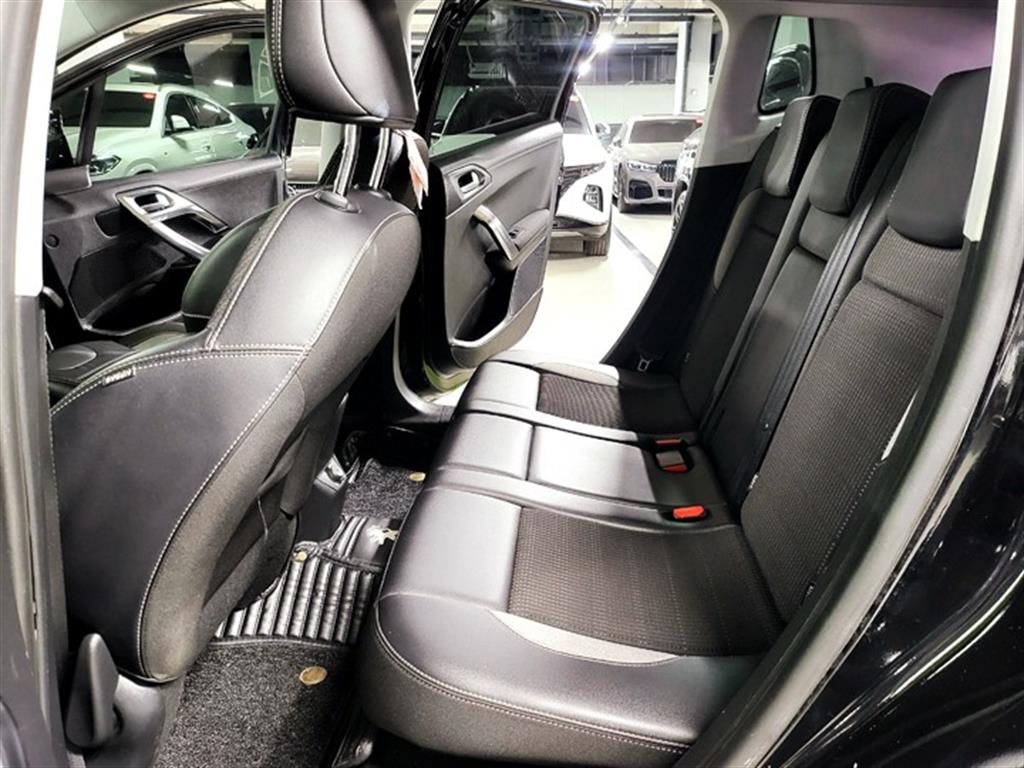 Peugeot 2008 - Vista 10