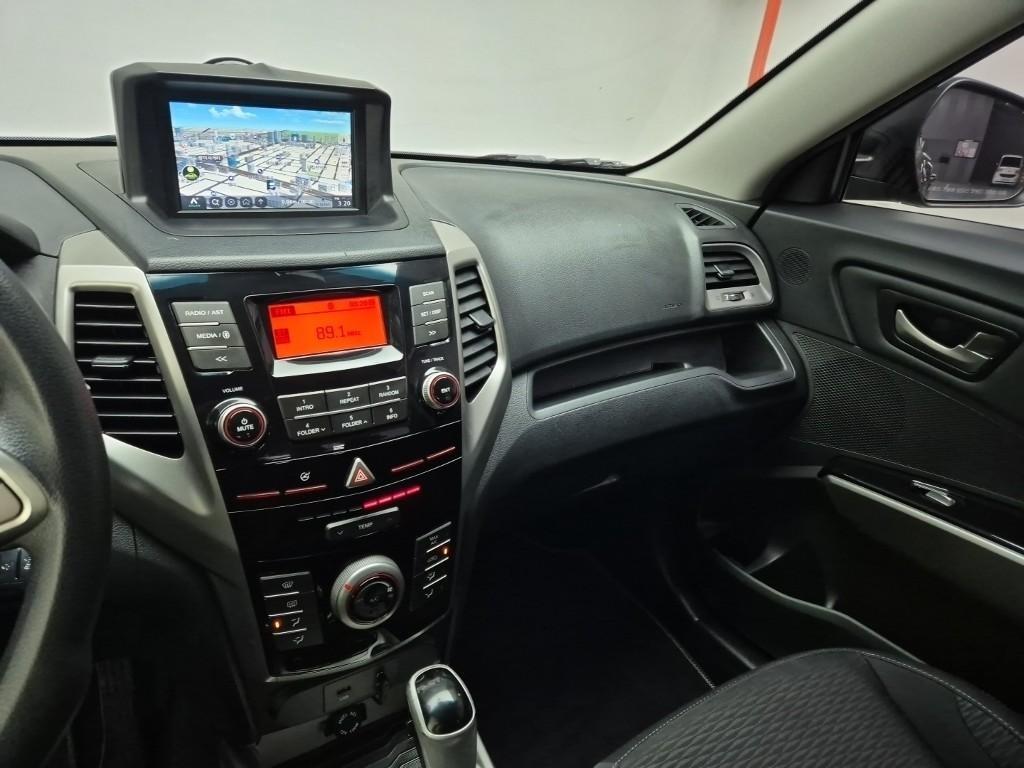 Ssangyong Tivoli - Vista 10