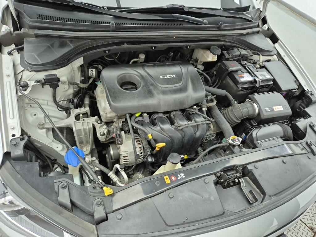 HYUNDAI Avante - Vista 6