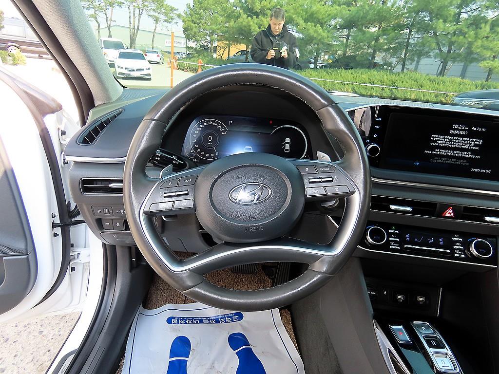 HYUNDAI Sonata - Vista 8