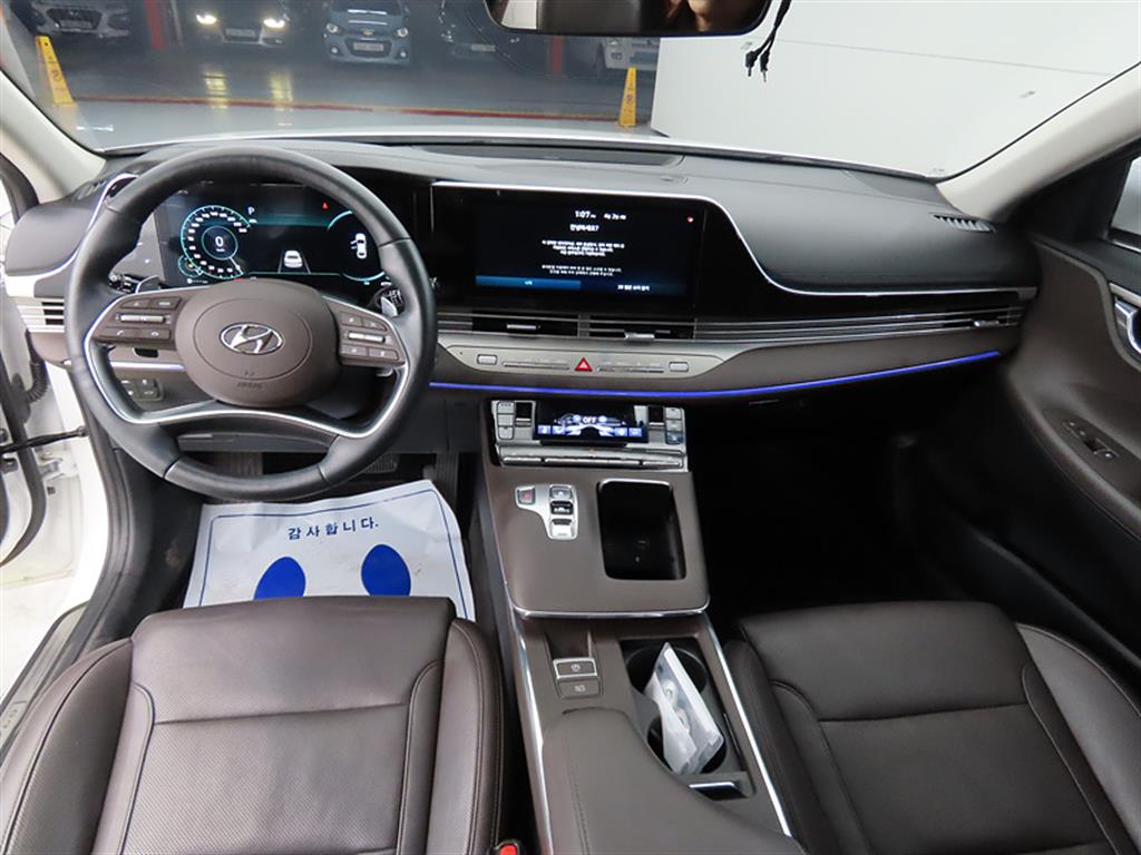 HYUNDAI Grandeur - Vista 7