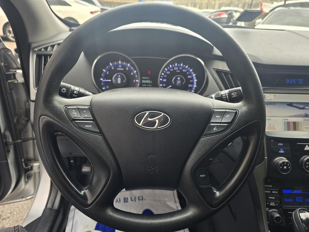 HYUNDAI Sonata - Vista 7