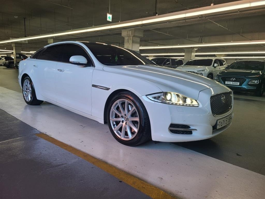 Jaguar XJ - Vista 7