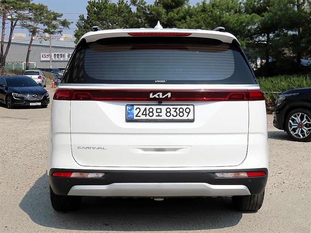 KIA Carnival - Vista 4