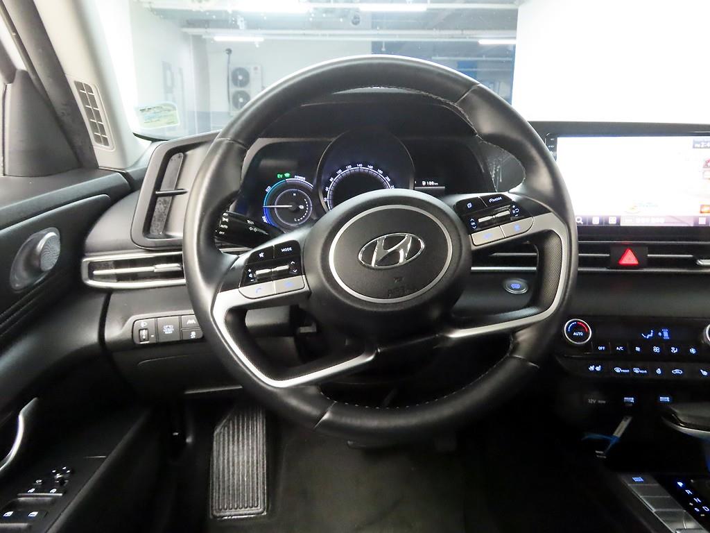 HYUNDAI Avante - Vista 8