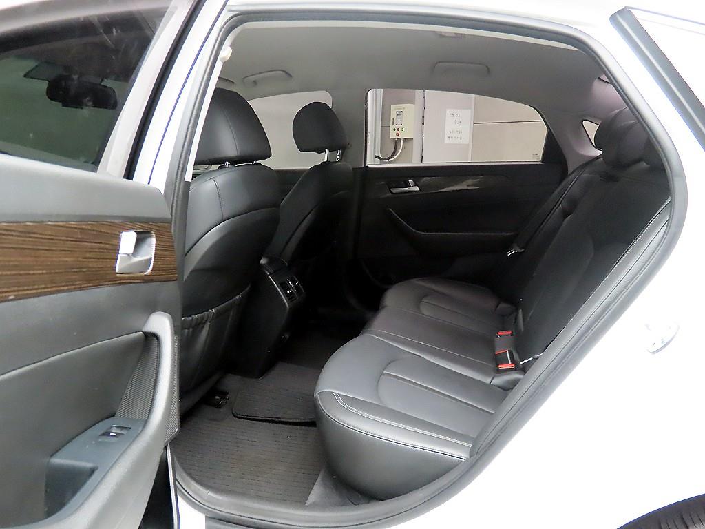 HYUNDAI Sonata - Vista 6