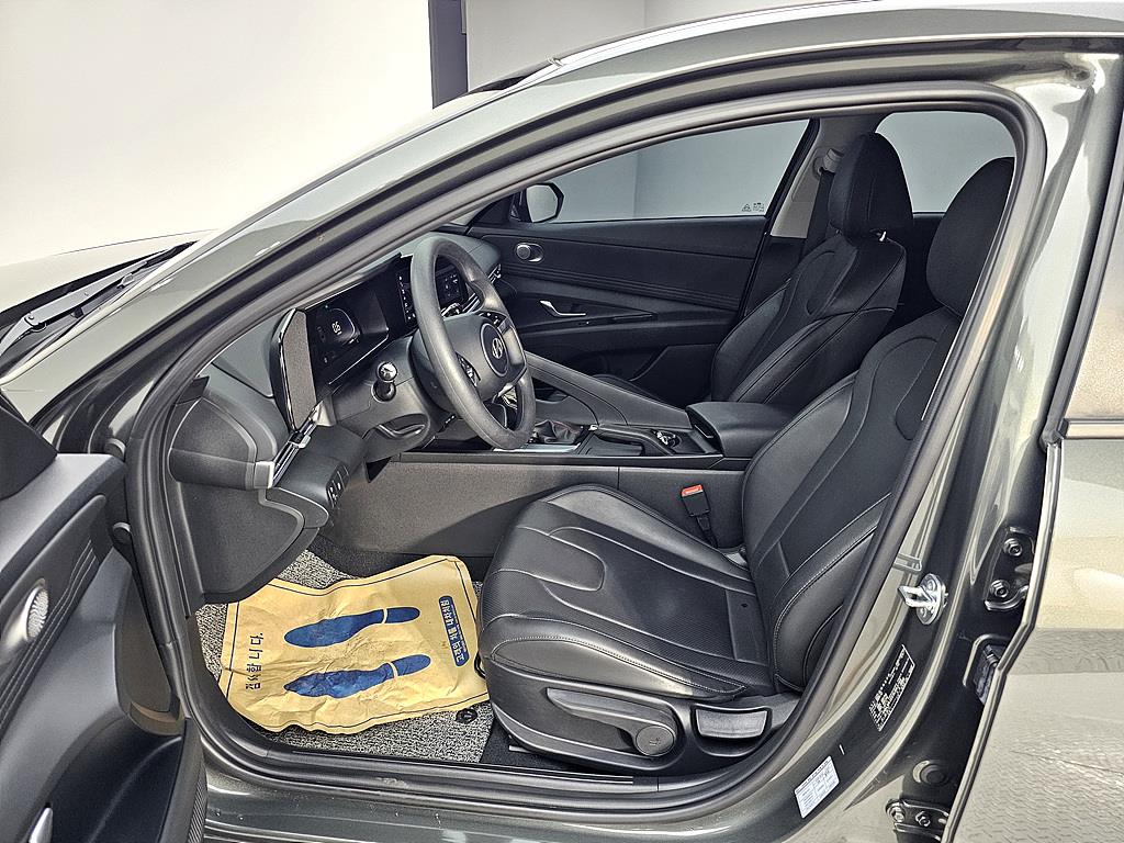 HYUNDAI Avante - Vista 8