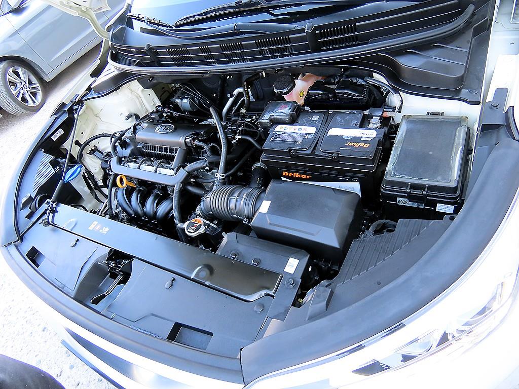 KIA Stonic 2019 Blanco - Importación desde Corea - HF Imports Iquique - Foto 18