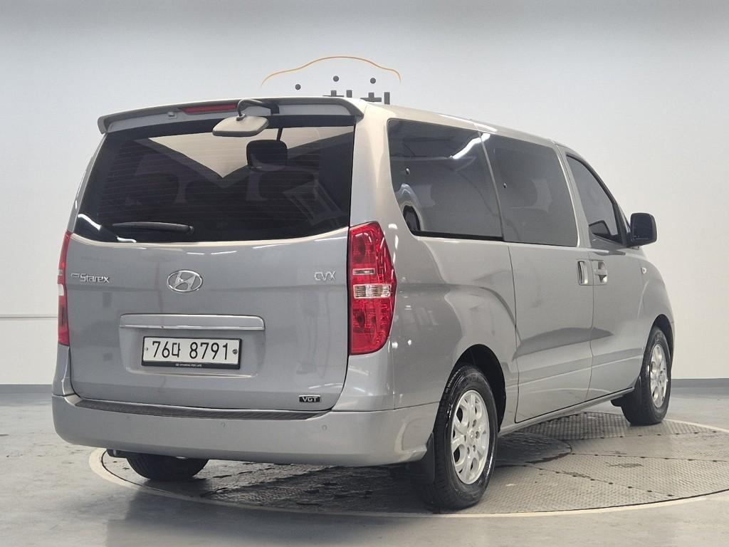 HYUNDAI Starex - Vista 4