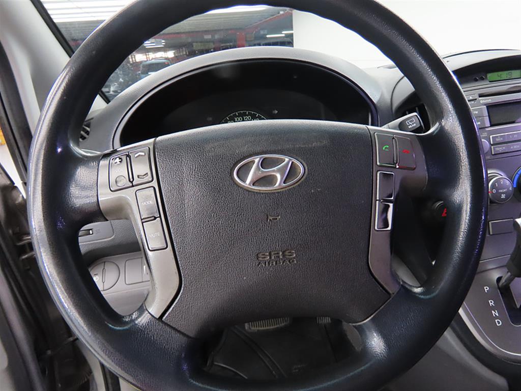 HYUNDAI Starex - Vista 8