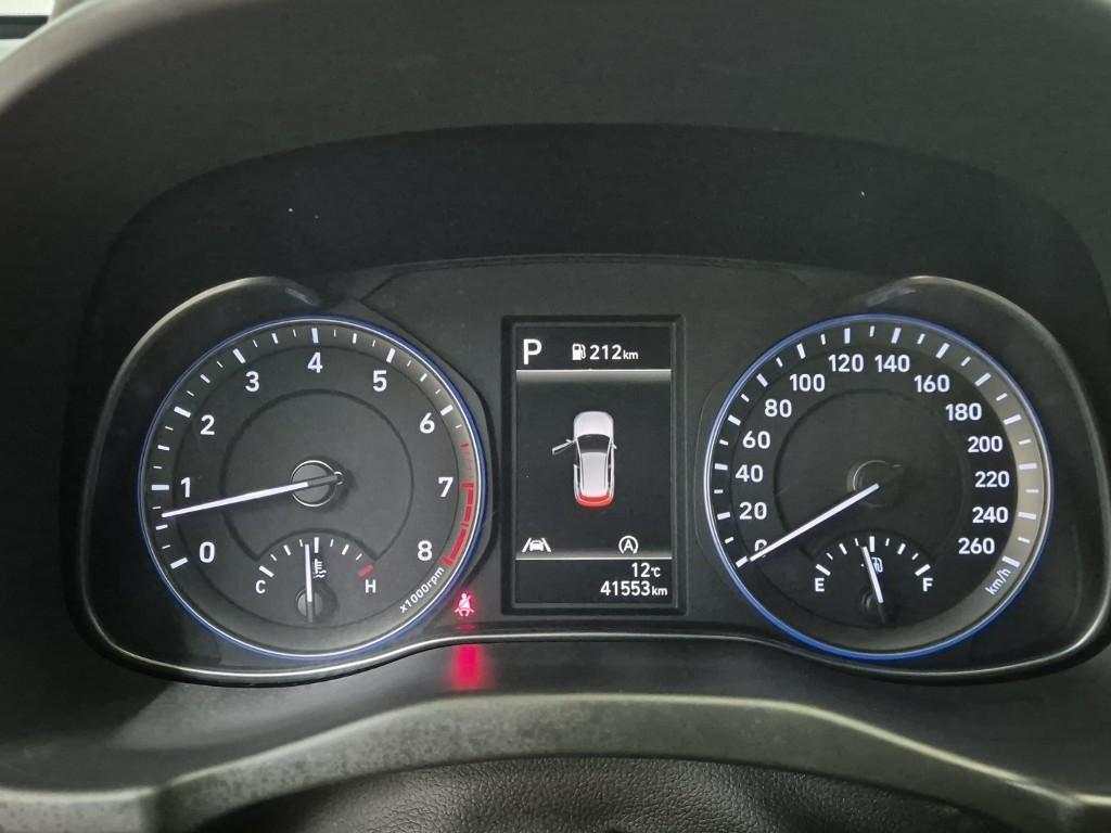 HYUNDAI Kona - Vista 6