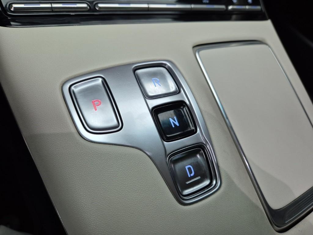 HYUNDAI Grandeur - Vista 9