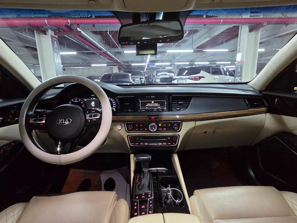 KIA K7 - Vista 10