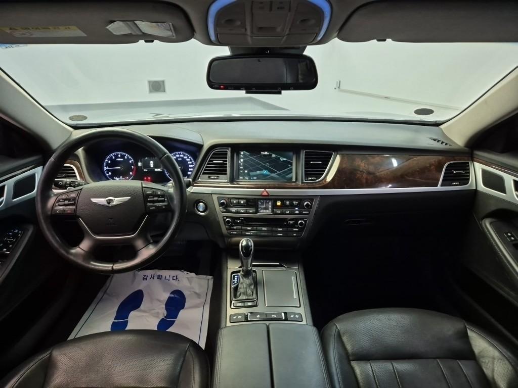 HYUNDAI Genesis - Vista 7