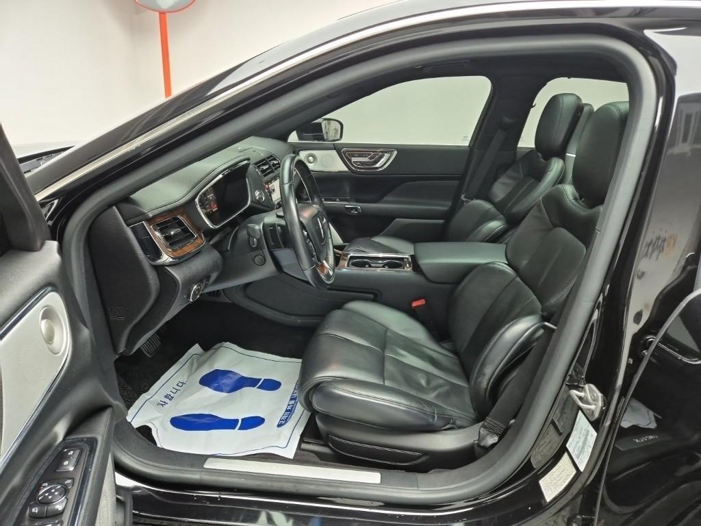 Lincoln Continental - Vista 11