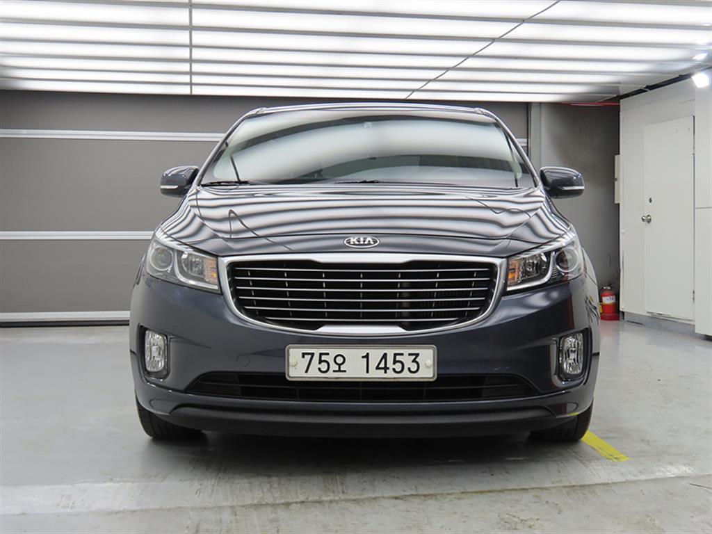 KIA Carnival - Vista 2