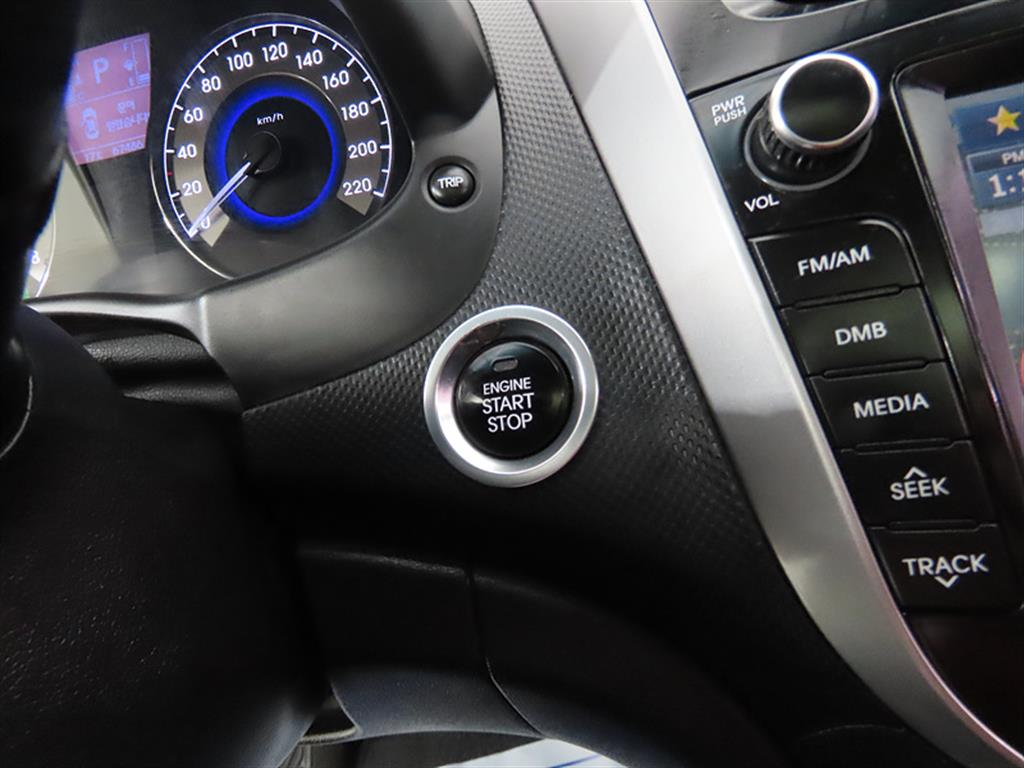 HYUNDAI Accent - Vista 10