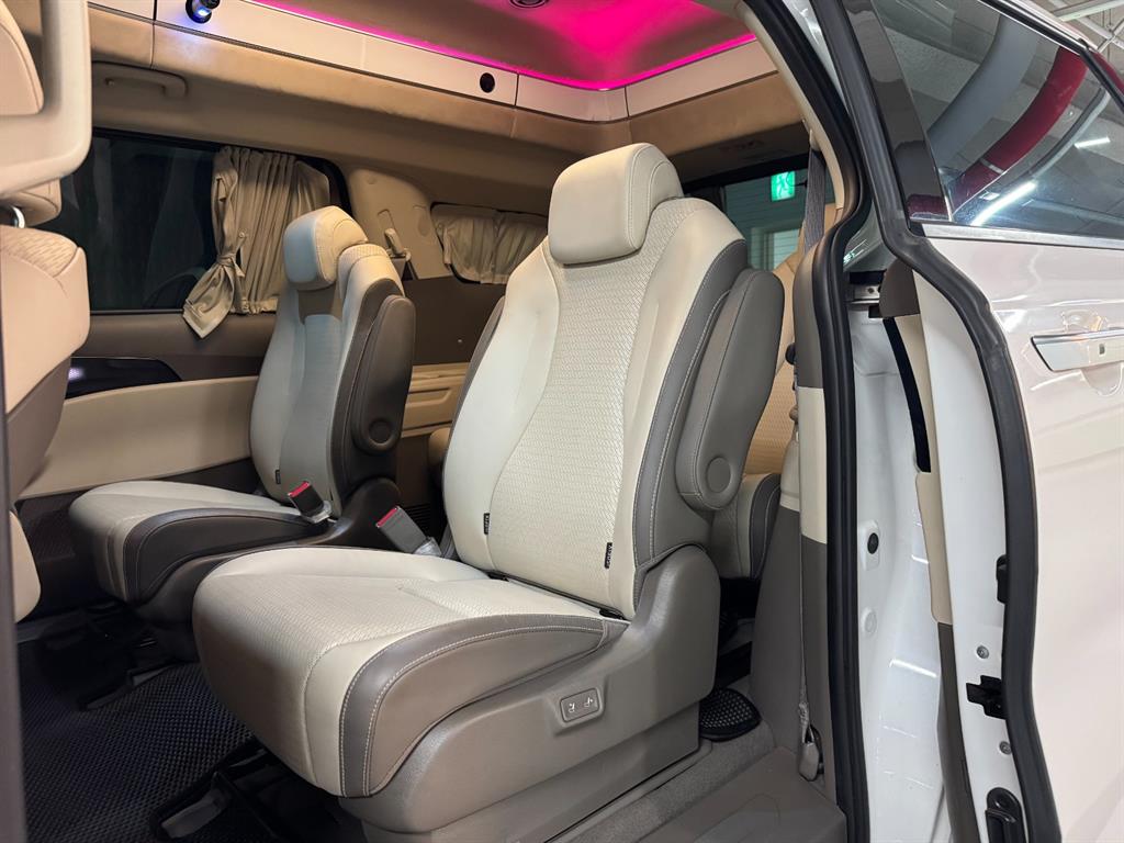 KIA Carnival - Vista 7