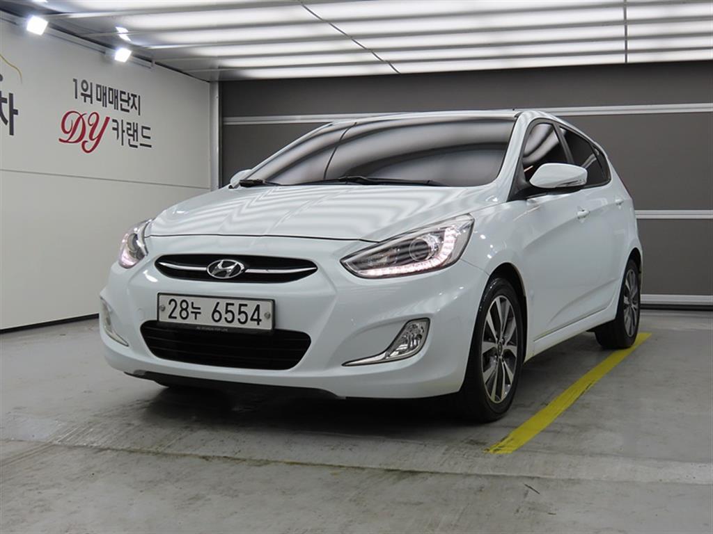 HYUNDAI Accent 2015 Blanco - Importación desde Corea - HF Imports Iquique - Foto 1