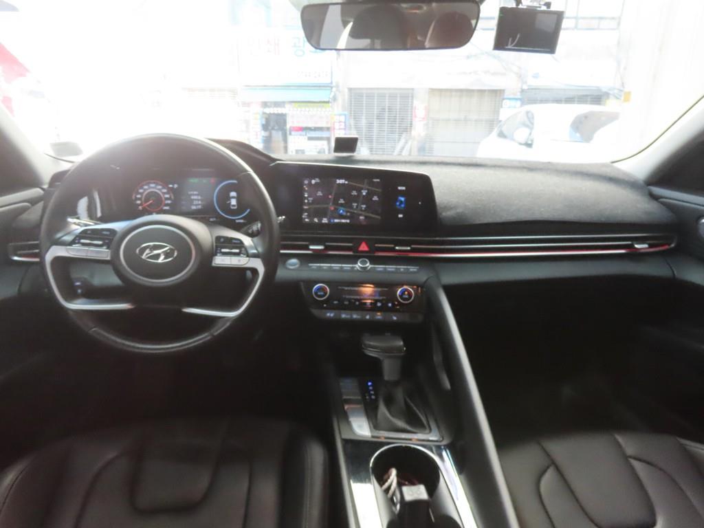 HYUNDAI Avante - Vista 7