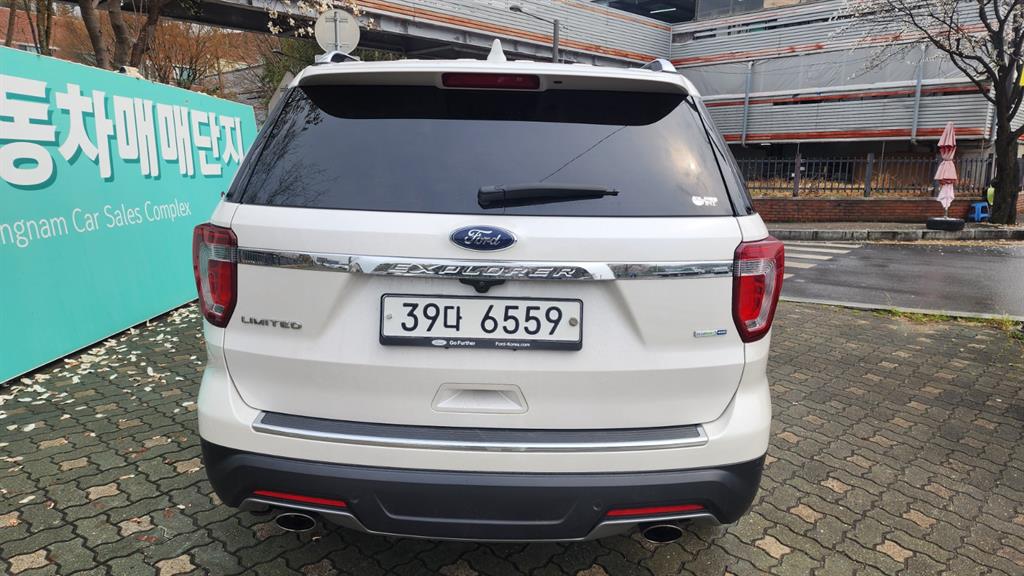 Ford Explorer - Vista 4