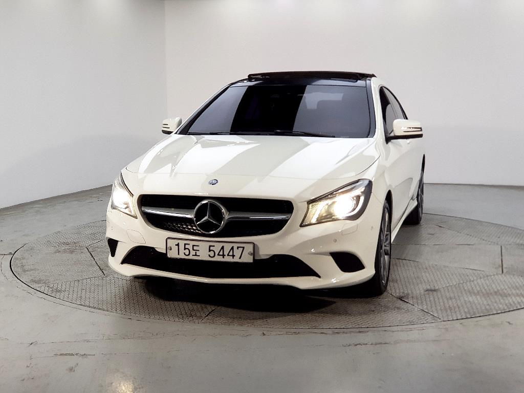 Mercedes Benz CLA Class - Vista 2