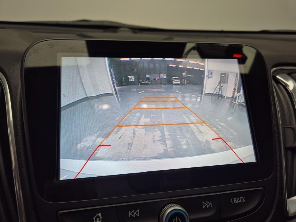 Chevrolet Malibu - Vista 8