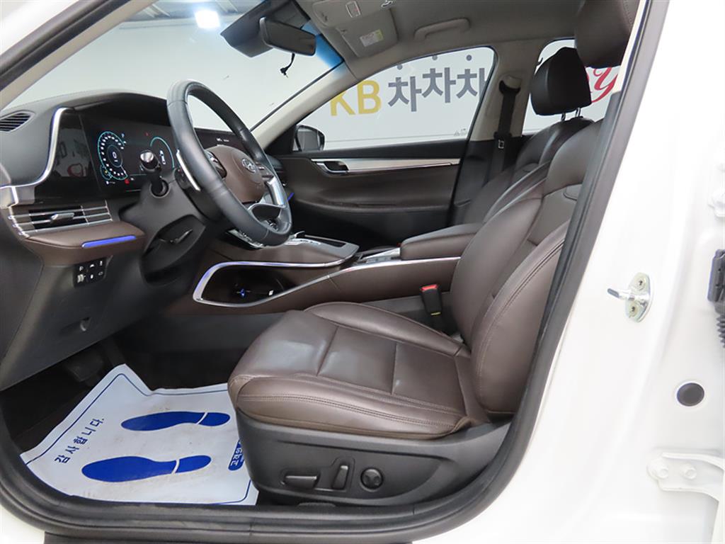 HYUNDAI Grandeur - Vista 5