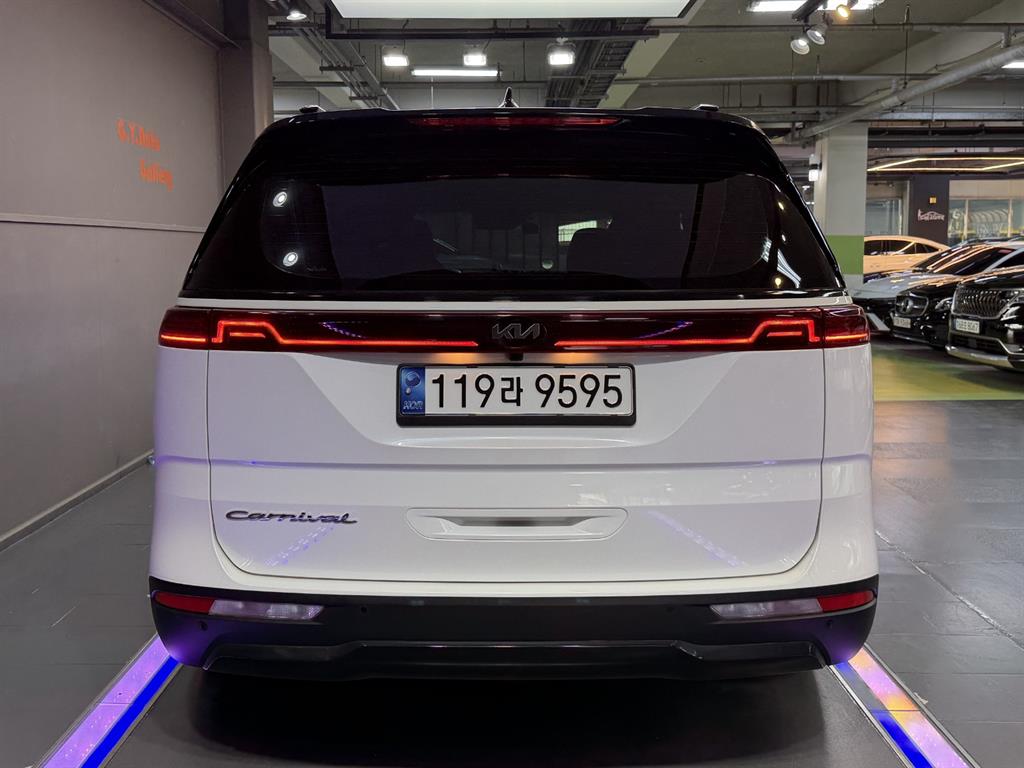 KIA Carnival - Vista 4