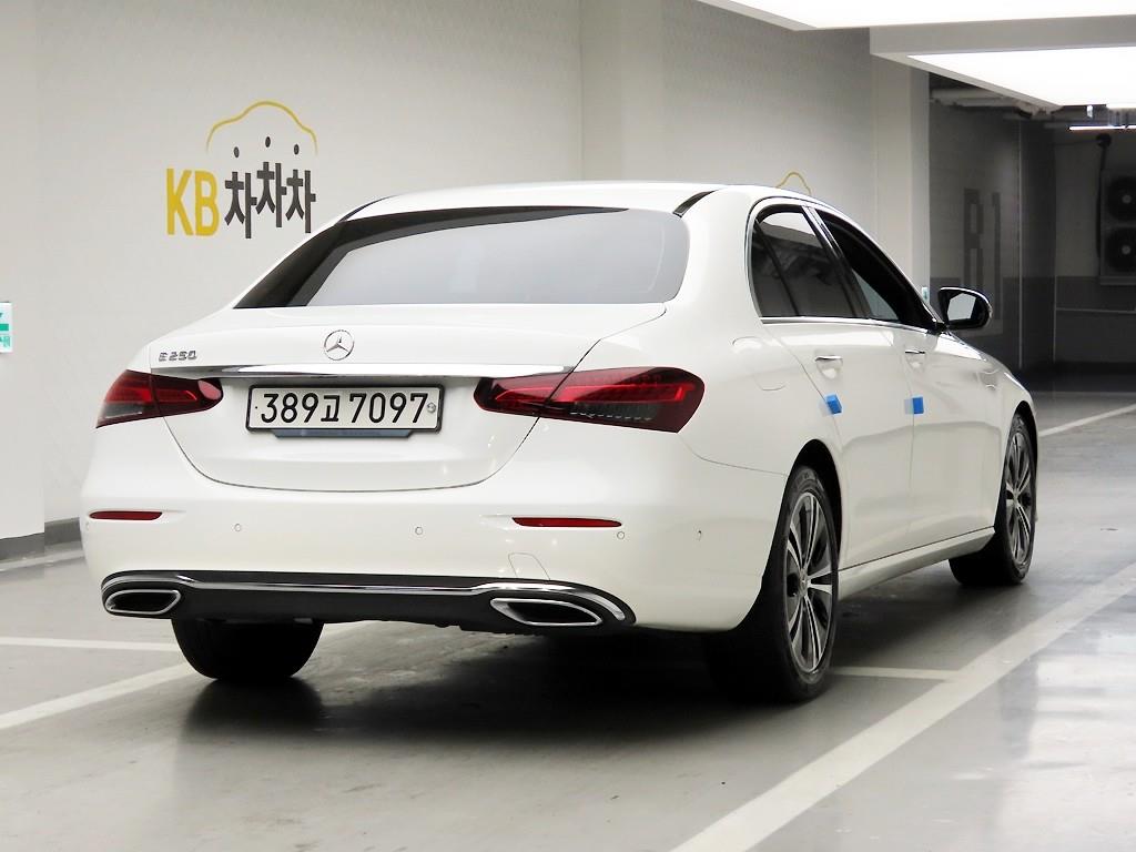 Mercedes Benz E class - Vista 4