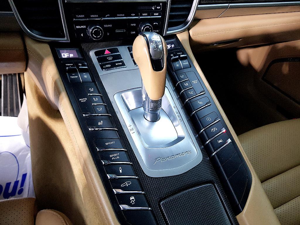 Porsche Panamera - Vista 12