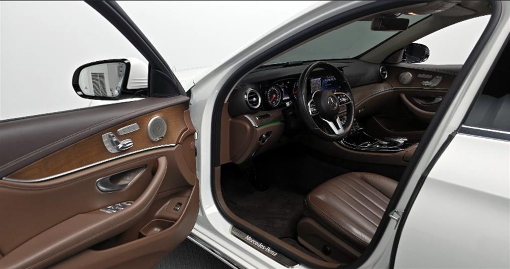 Mercedes Benz E class - Vista 11