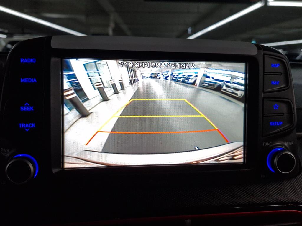 HYUNDAI Kona - Vista 7