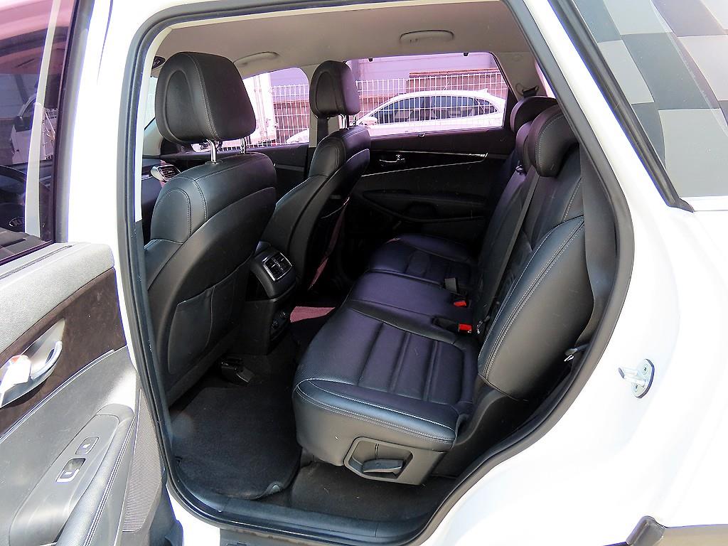 KIA Sorento - Vista 6