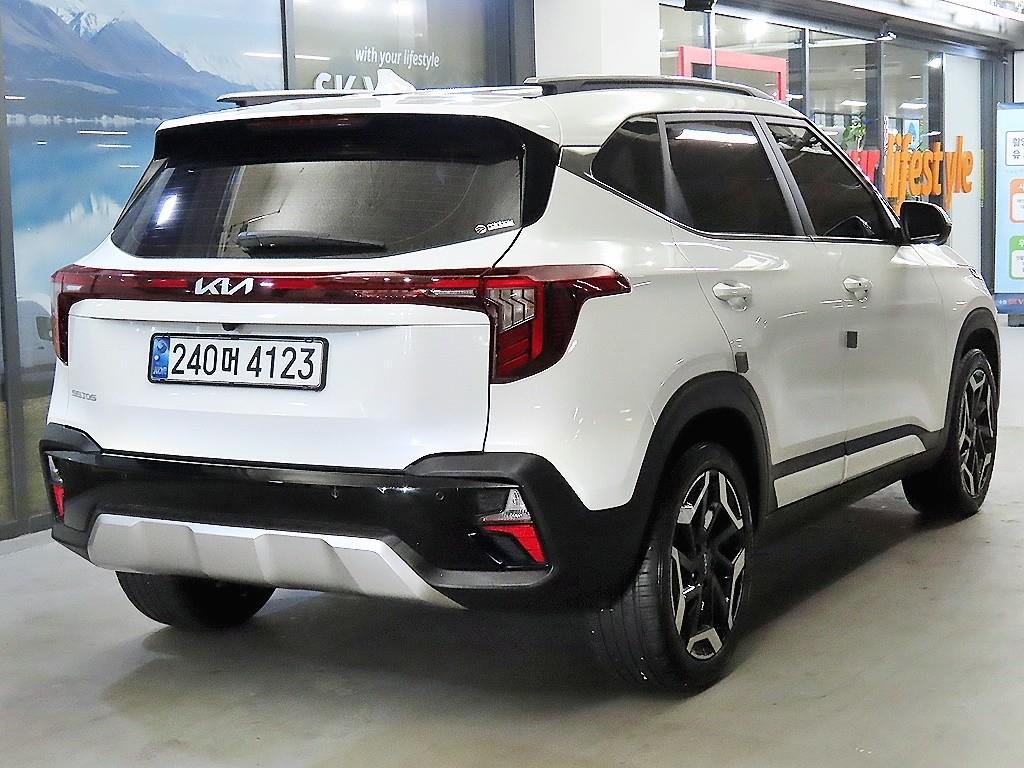 KIA Seltos - Vista 4